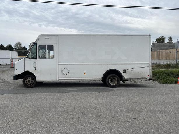 2011 Ford Econoline E450 Cargo Step Van 16 Foot With Rear Shelvings image 2