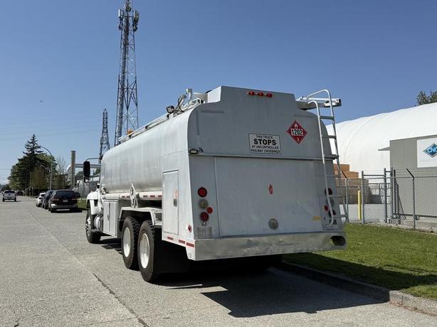 2009 International 7500 4400USG Fuel Tanker Truck With Air brakes Diesel image 8