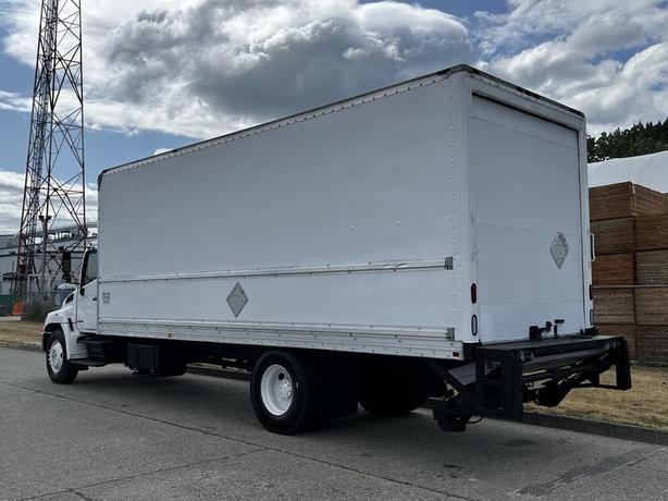 2006 Hino 268 24 Foot Cube Van Power Tailgate Hydraulic Brakes Diesel image 7