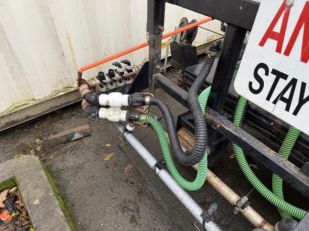 2000 Unknown 1250 Gallon Hook-Lift De-Icer Anti-Icing / De-Icing image 7