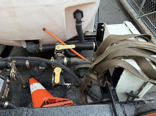 2000 Unknown 1250 Gallon Hook-Lift De-Icer Anti-Icing / De-Icing image 8