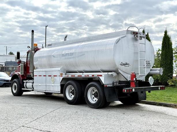 2007 Freightliner FLD120 18,100-Litre Fuel Tank Truck Diesel with Air Brakes image 6