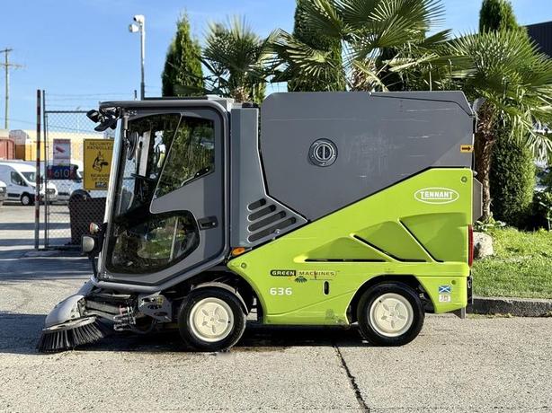 2015 Tennant 636 Green Machine Compact Sweeper image 6