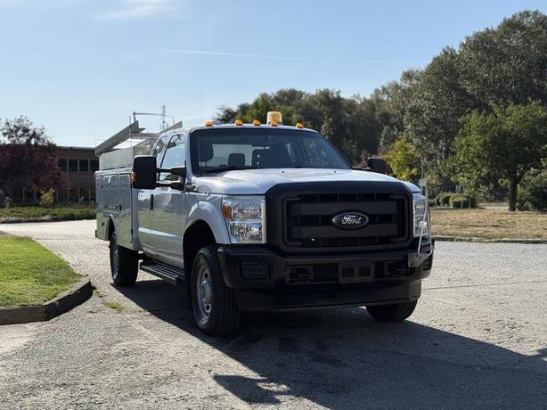 2012 Ford F-350 SD XL SuperCab 4WD Service Truck image 2