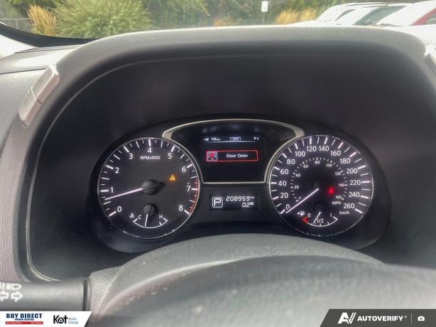 2013 Nissan Pathfinder SL AUTO GREY INTERIOR, HEATED LEATHER SEATS, PUSH START,  image 8