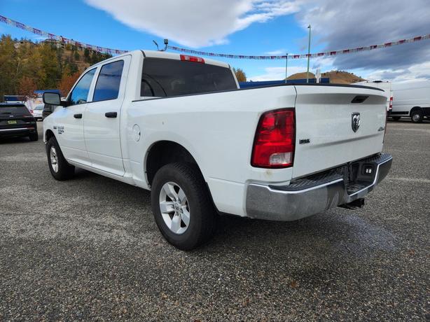 2023 RAM 1500 Classic SLT | 5.7L HEMI V8 | 5'7" Box | Class IV Hitch Receiver |  image 4