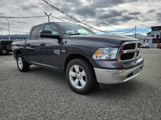 2023 RAM 1500 Classic SLT | 5.7L HEMI V8 | 5'7 Box | Trailer Tow Mirrors | Class image 2