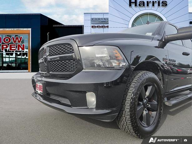 2022 RAM 1500 Classic Express 4x4 Crew Cab 5'7 Box | Heated Seats! image 8
