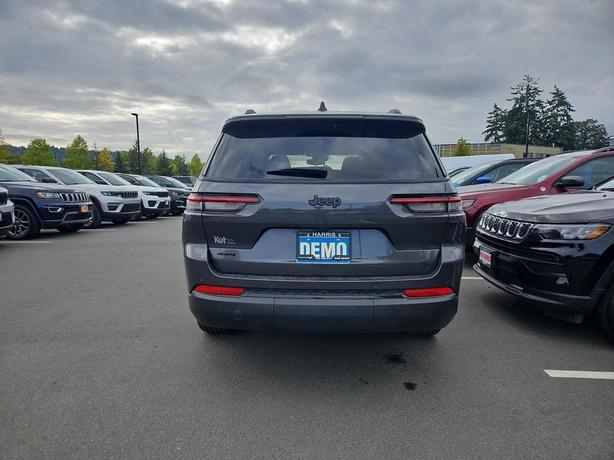 2024 Jeep Grand Cherokee L Altitude 4x4 | 7 Passenger Seating | Heated Seats! image 5