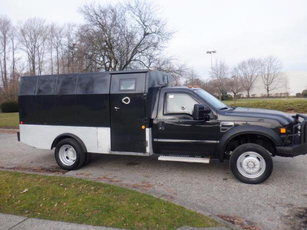 2009 Ford F-550 Armoured Cube Truck with Bullet-Proof Glass image 3