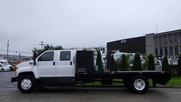 2008 Chevrolet C7500 Flat Deck Diesel with Air Brakes Dually image 6