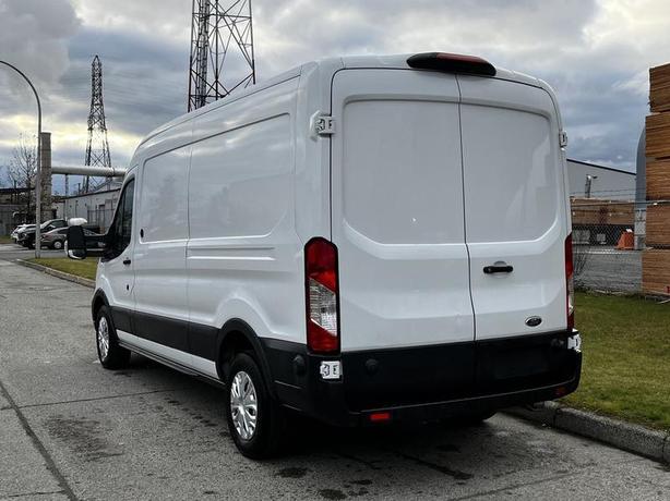 2020 Ford Transit 250 Van Med. Roof  Reefer Cargo 130-inch WheelBase image 8