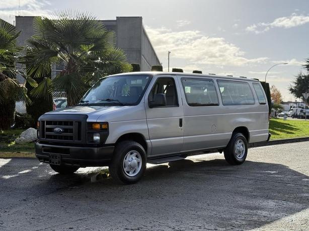 2010 Ford Econoline XL Super Duty 15-Passenger Van – 5.4L V8 image 5