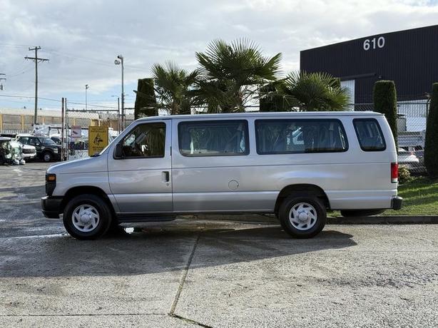 2010 Ford Econoline XL Super Duty 15-Passenger Van – 5.4L V8 image 6