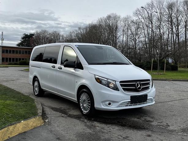 2018 Mercedes-Benz Metris 8 Passenger Van image 1