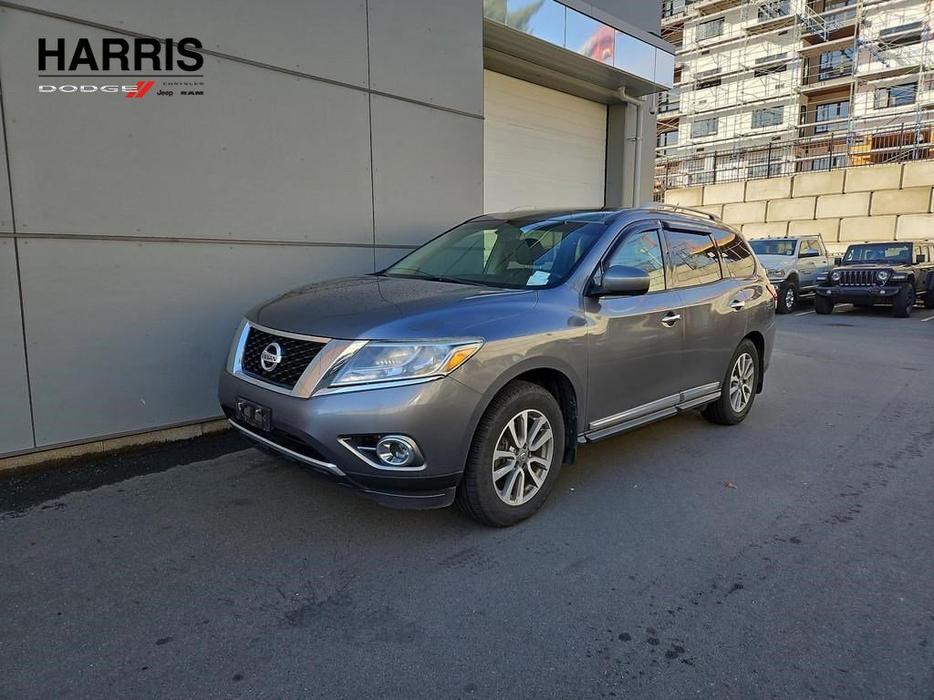 2016 Nissan Pathfinder S display photo