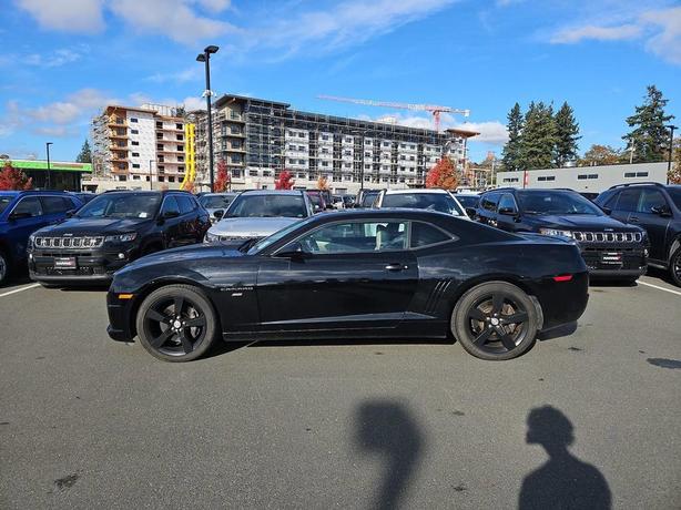 2010 Chevrolet Camaro 2dr Cpe 2SS | One Owner! image 3