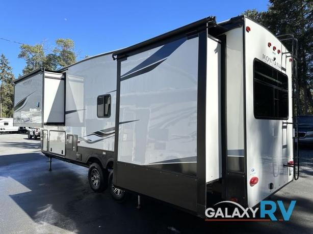 Used 2022 Keystone RV Montana High Country 281CK image 6