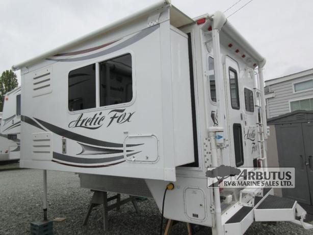 Used 2013 Northwood Arctic Fox 992 image 4