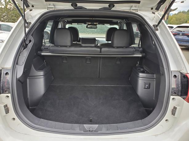 2020 Mitsubishi Outlander PHEV 4WD - Heated Seats, Moonroof image 8