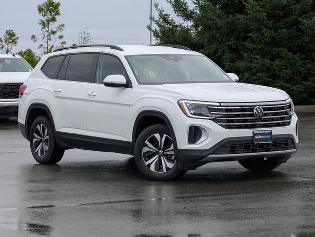 2024 Volkswagen Atlas Comfortline - No Accidents, AWD, Heated Seats image 4