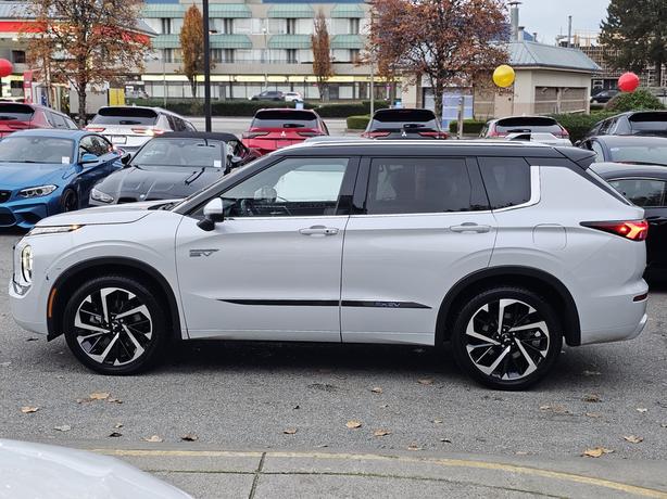 2024 Mitsubishi Outlander GT Premium - Massage Seats, Navigation, Sunroof image 8