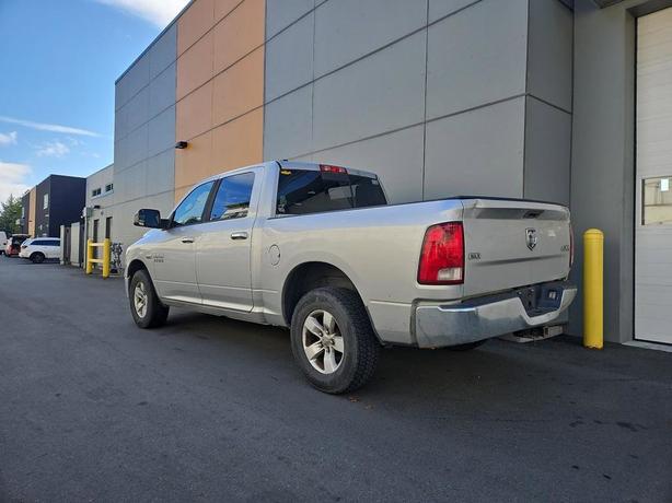 2014 RAM 1500 4WD Crew Cab 140.5 SLT | Stability Control! image 4