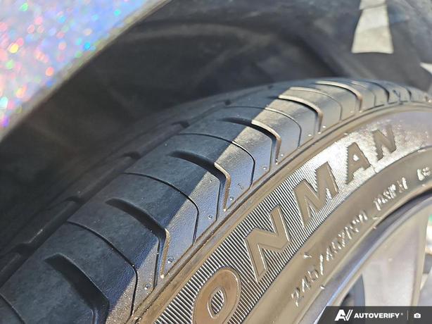 2023 Dodge Challenger Scat Pack 392 RWD | One Owner | No Reported Accidents! image 7