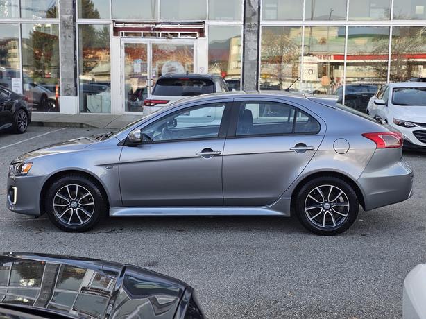 2017 Mitsubishi LANCER SPORTBACK image 8