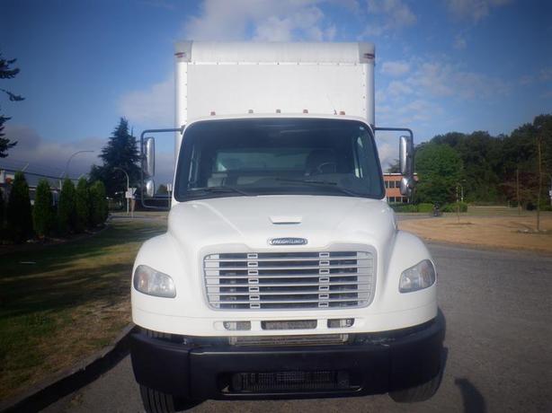 2016 Freightliner M2 106 Medium Duty 24 foot Cube Van Diesel Dually With Air Bra image 3