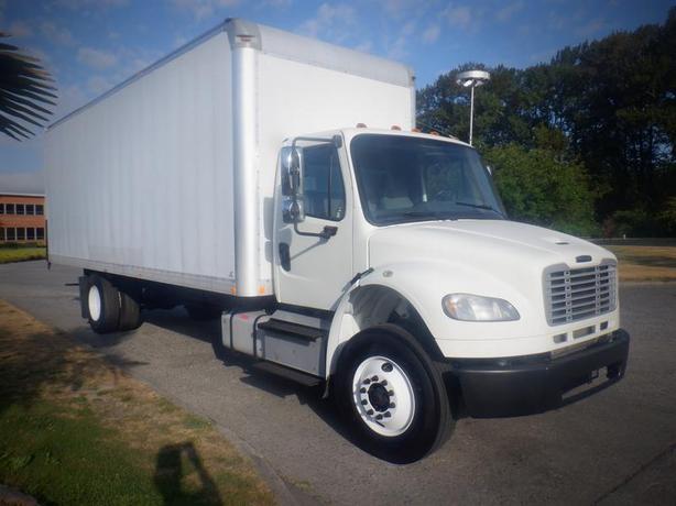 2016 Freightliner M2 106 Medium Duty 24 foot Cube Van Diesel Dually With Air Bra image 5