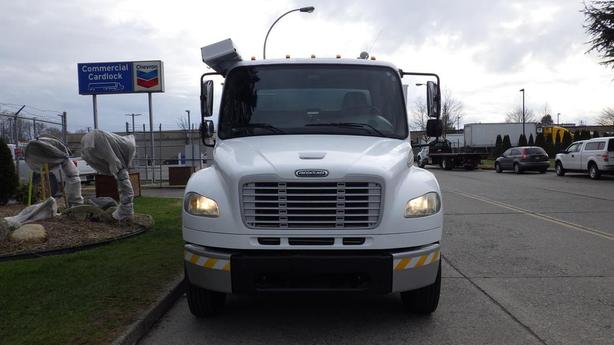 2006 Freightliner M2 106 Medium Duty Service Truck Dually CNG Natural Gas image 3