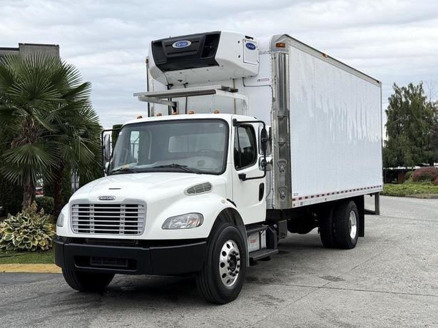 2018 Freightliner M2 106 22 Foot Cummins Reefer Cube Van image 4
