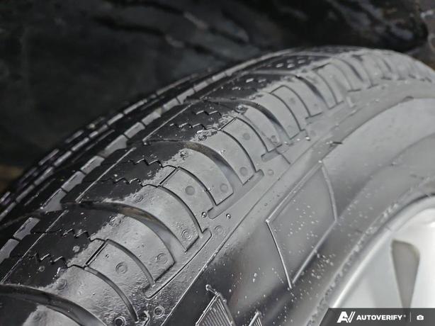 2021 Nissan Qashqai SV AWD | Remote Start | Heated Seats! image 7