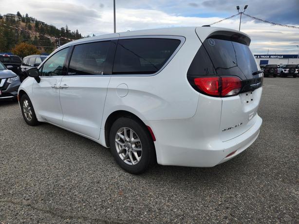 2024 Chrysler Grand Caravan SXT | Remote Start | Bluetooth | Stow 'n Go | Apple  image 4