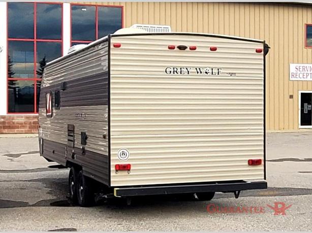 Used 2018 Forest River RV Cherokee Grey Wolf 22MKSE image 6