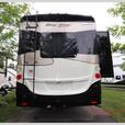 Used 2017 Newmar Bay Star Sport 3208 thumbnail image 4