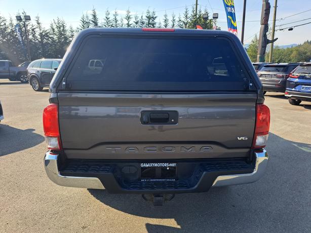 2017 Toyota Tacoma V6 image 7