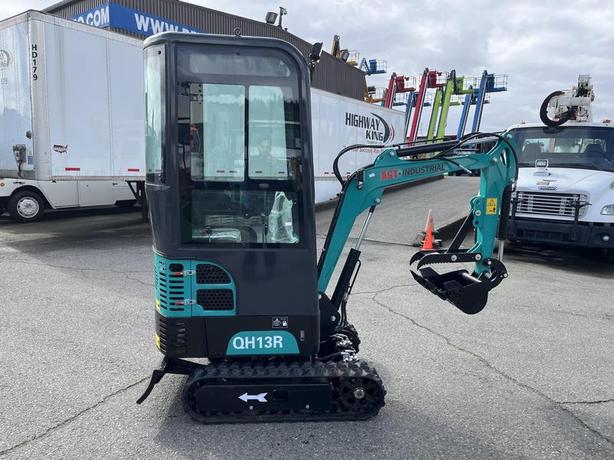 2024 AGT Industrial Green QH13R Mini Excavator 420CC Gas Engine (New) image 7