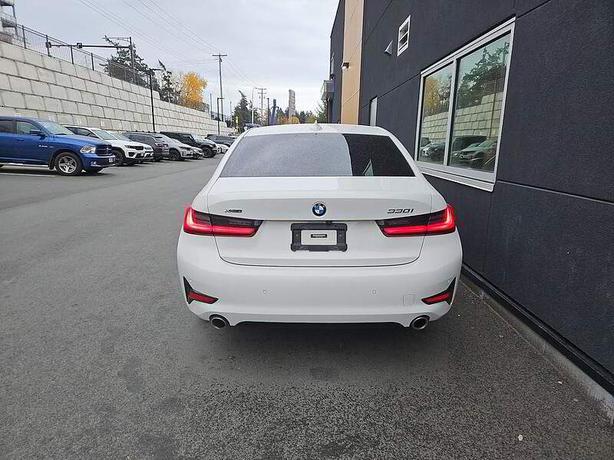 2019 BMW 3 Series 330i xDrive image 5