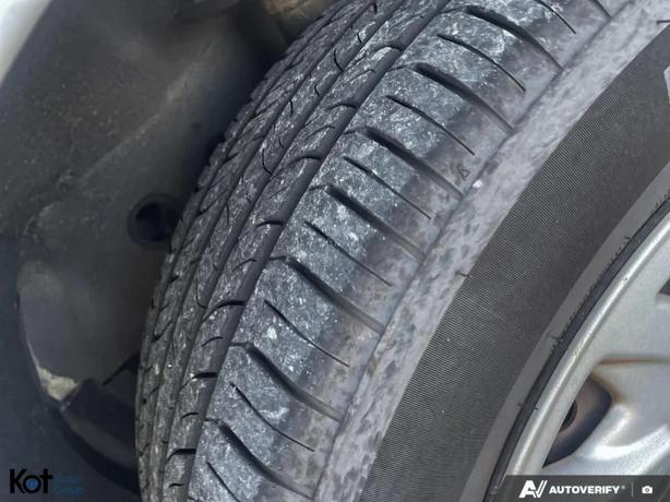 2003 PONTIAC SUNFIRE image 7