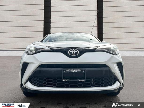 2022 Toyota C-HR LE AUTO, BLUETOOTH, BACK UP CAMERA, LANE ASSIST, HEATED FABRIC  image 2