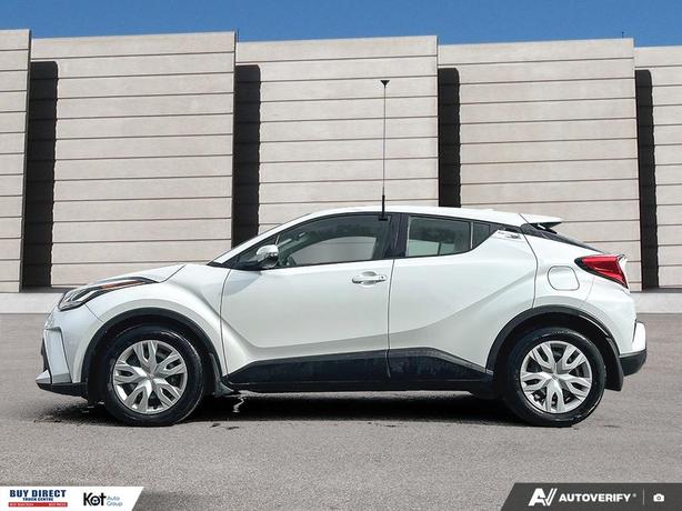 2022 Toyota C-HR LE AUTO, BLUETOOTH, BACK UP CAMERA, LANE ASSIST, HEATED FABRIC  image 3
