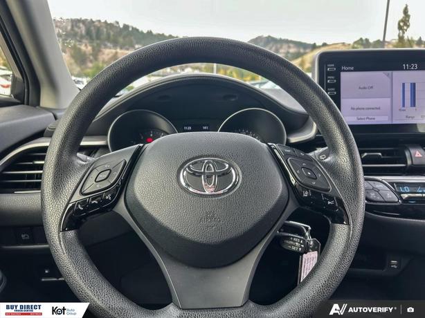 2022 Toyota C-HR LE AUTO, BLUETOOTH, BACK UP CAMERA, LANE ASSIST, HEATED FABRIC  image 7