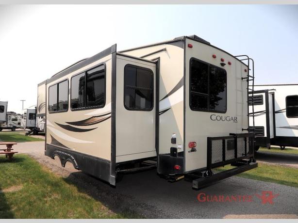 Used 2019 Keystone RV Cougar Half-Ton Series 25RES image 4