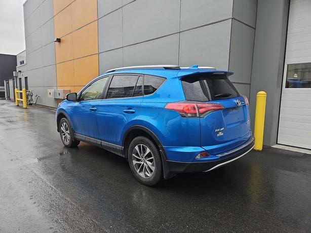 2018 Toyota RAV4 Hybrid LE+ image 4