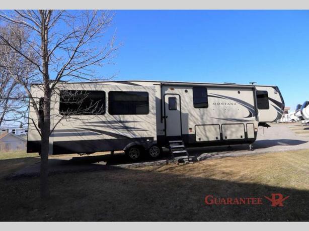 Used 2018 Keystone RV Montana High Country 384BR image 6