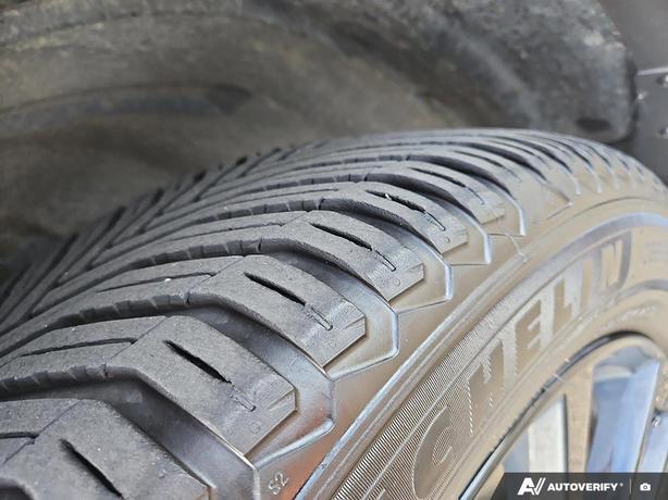 2021 Nissan Murano AWD SL | Keyless Start | Blind Spot Monitor! image 7