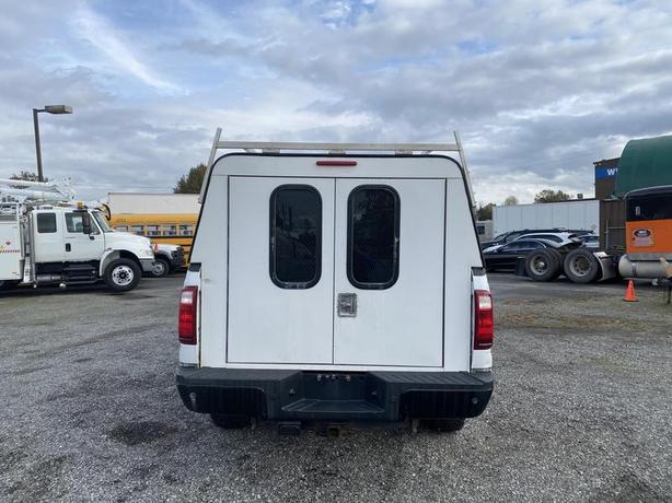 2015 Ford F-250 SD SuperCab Short Bed 4WD image 4