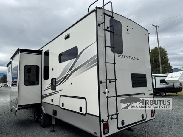 Used 2023 Keystone RV Montana 3901RK image 7